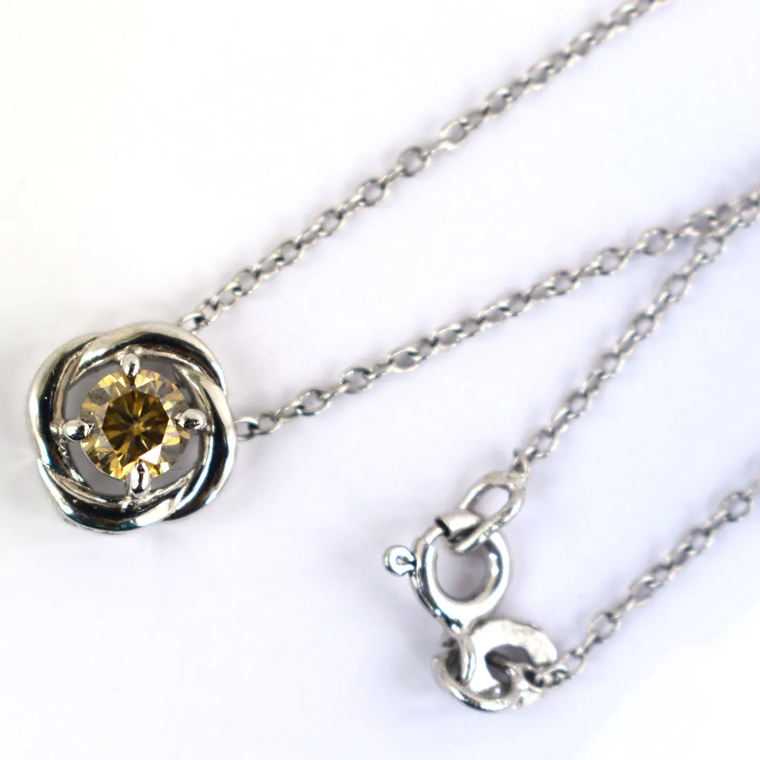 0.60 Cts Elegant Champagne Diamond Pendant In latest Style For Gifting.