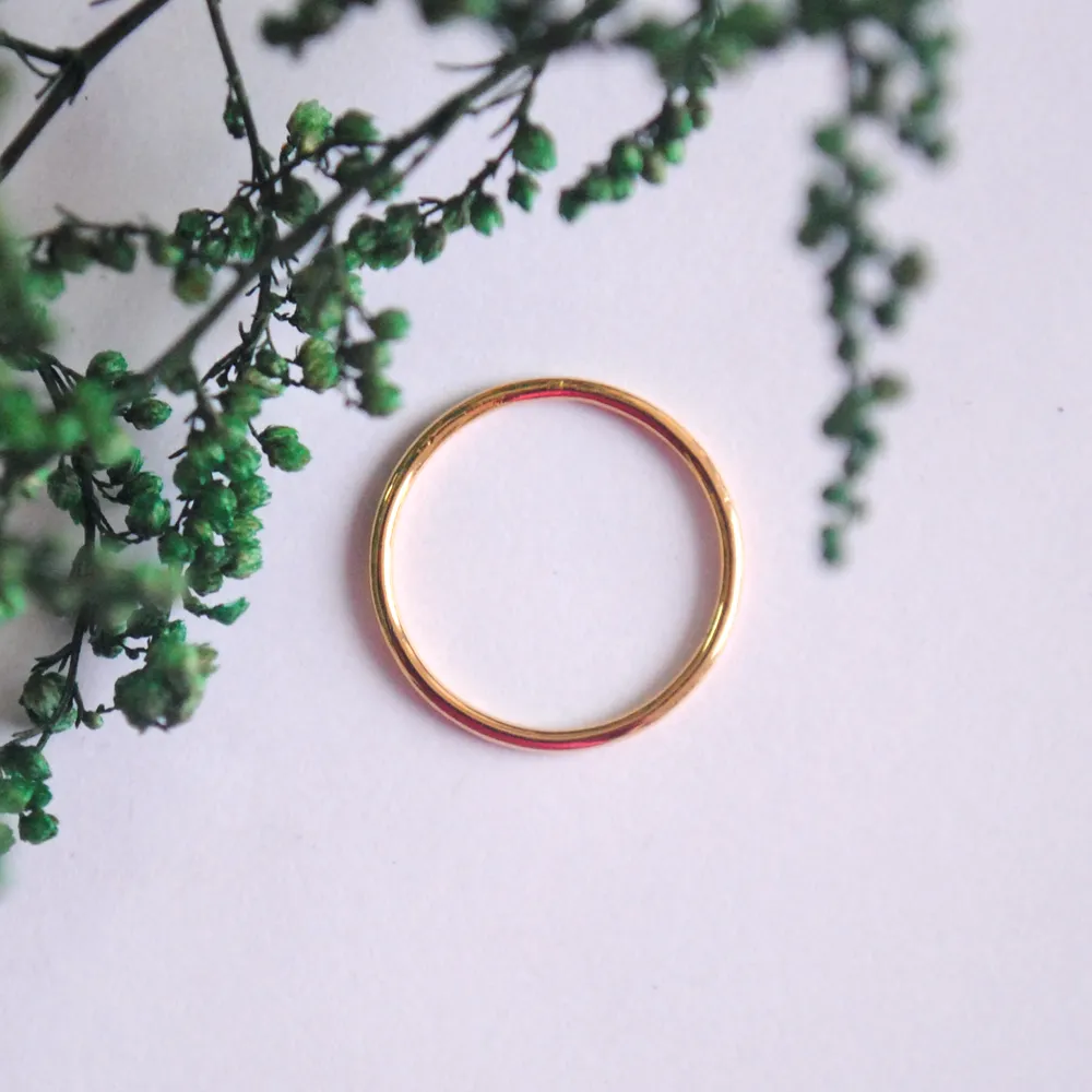 1 mm Solid Dainty Gold Band Ring