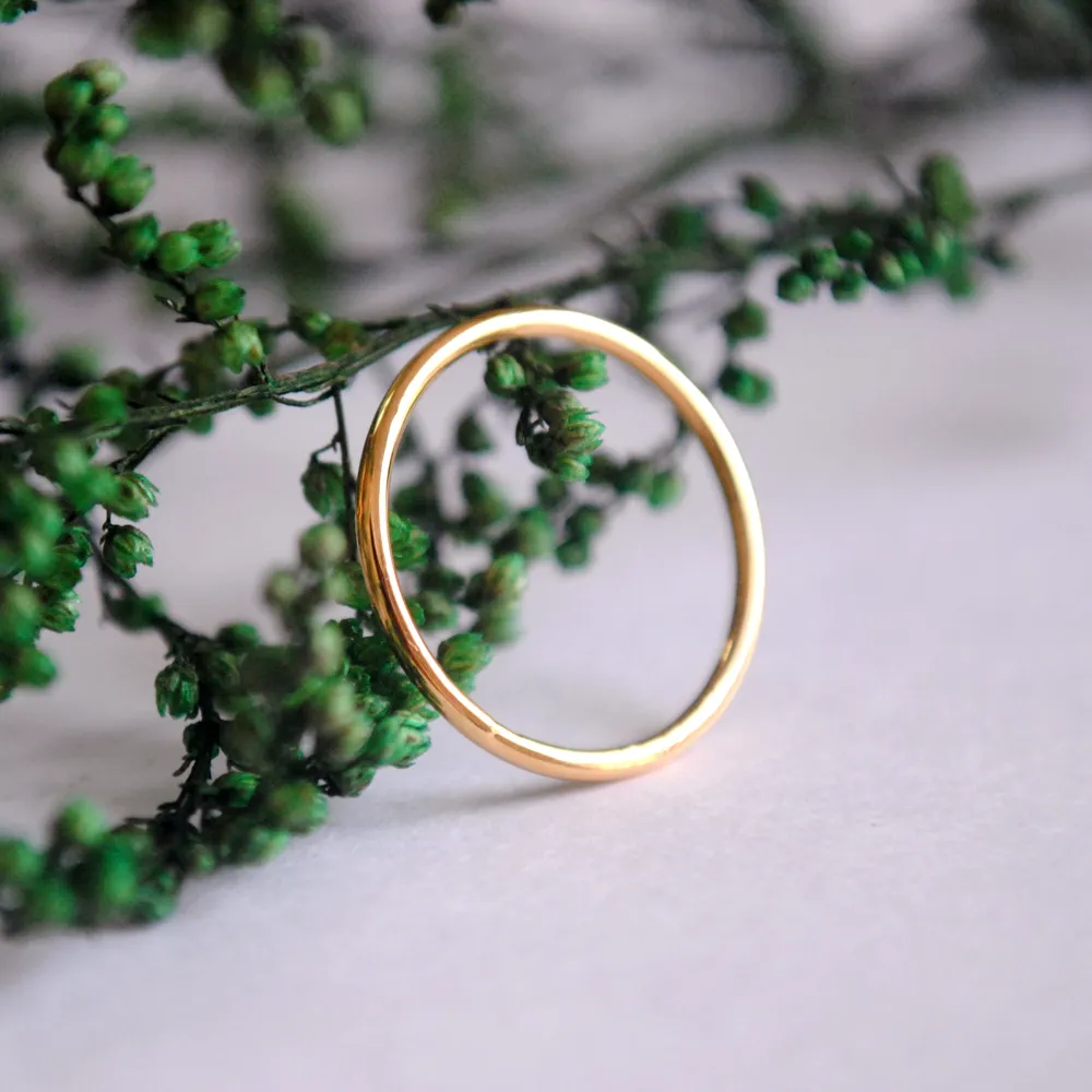 1 mm Solid Dainty Gold Band Ring