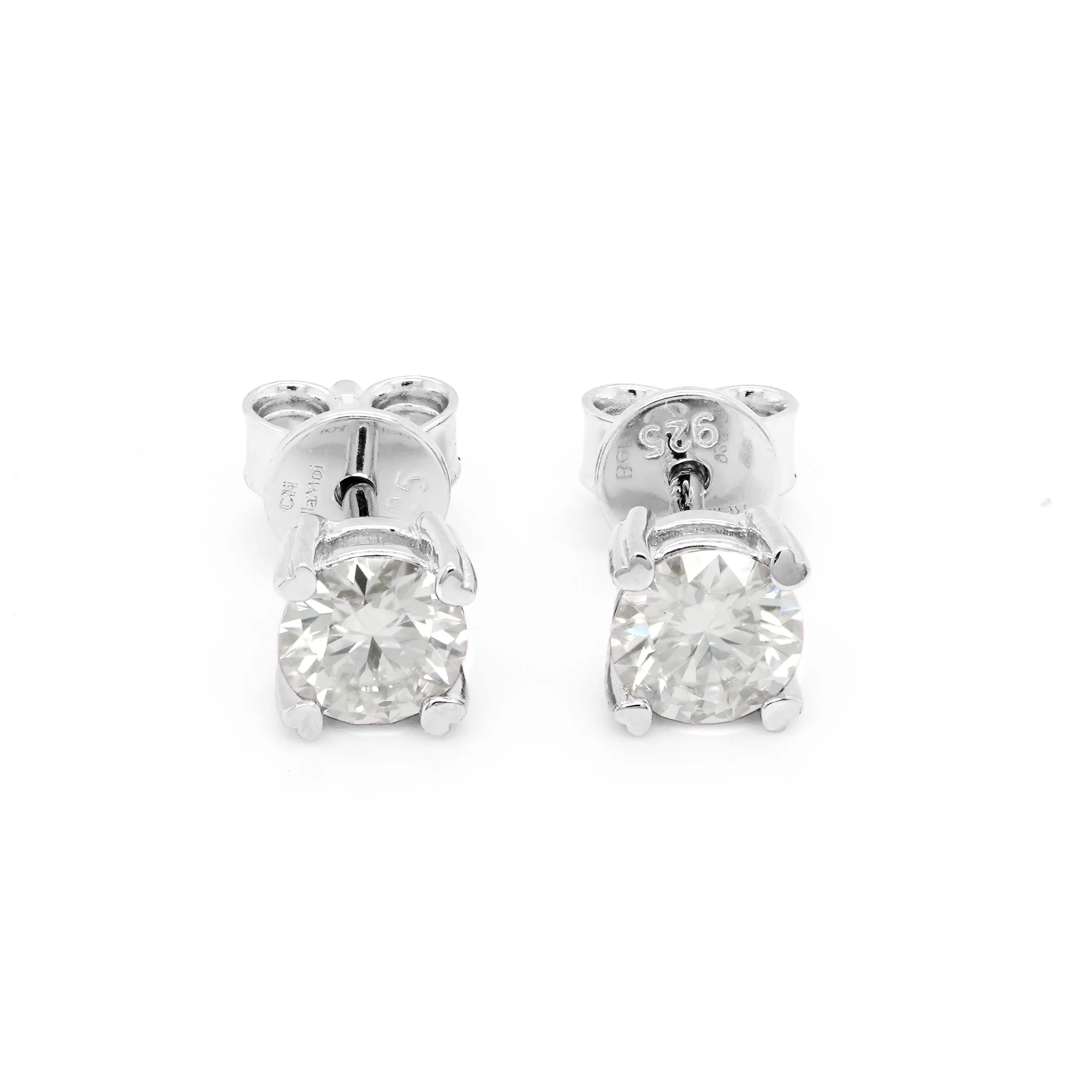1.00 d.e.w cts 5mm Round Lyra Moissanite Stud Earrings