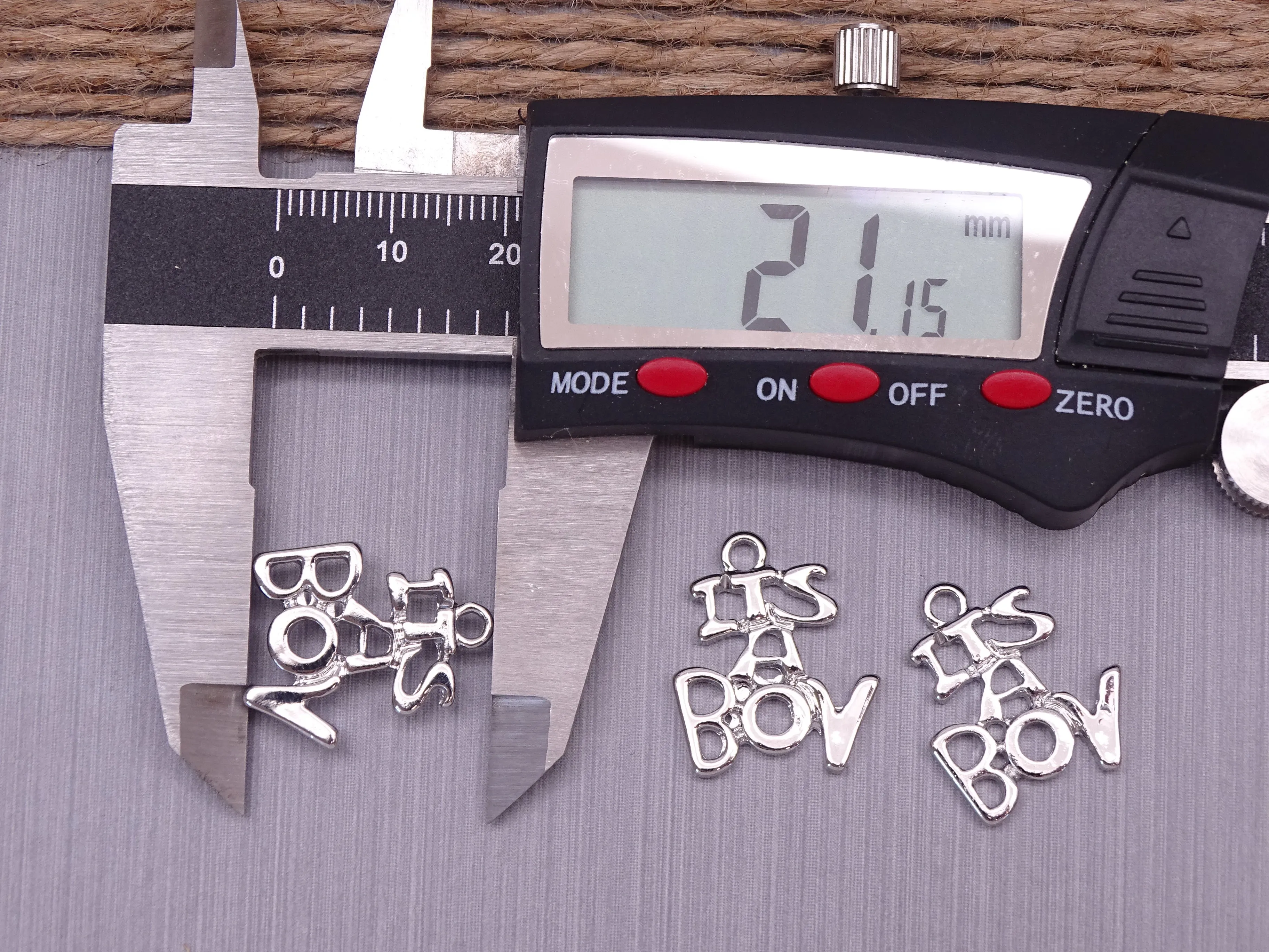 12 pc It's a boy charm, it's a boy, new baby charms. Alloy charm ,very high quality.Perfect for jewery making and other DIY projects