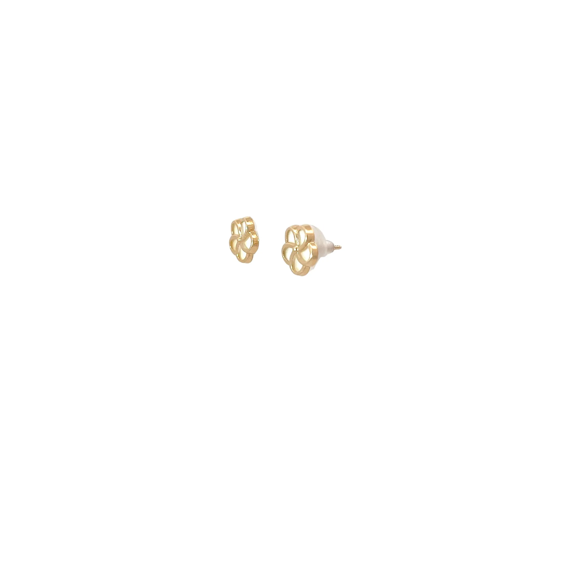 14k Yellow Gold Mother of Pearl Flower Stud Earrings