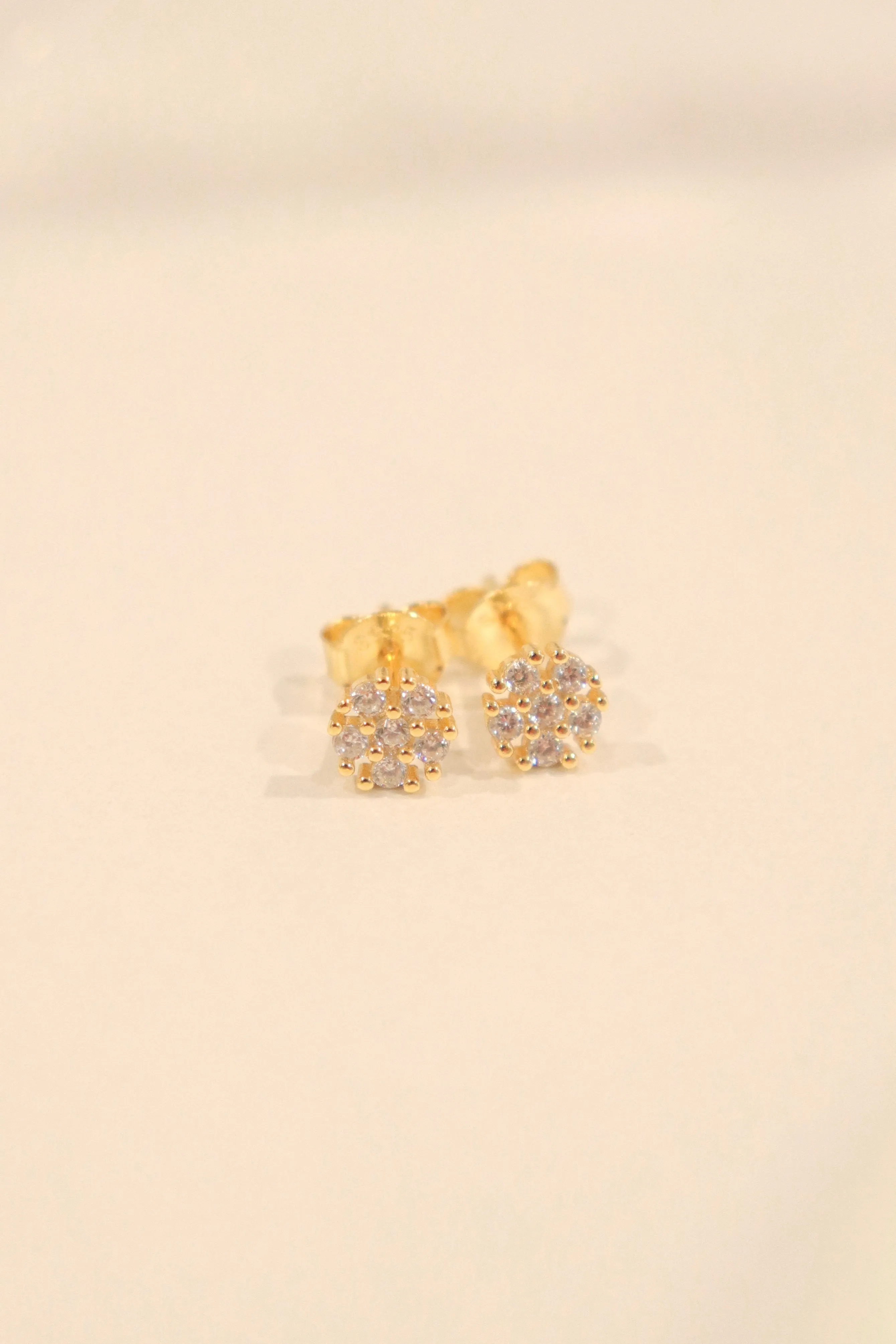 18k Gold Pavé Circle Studs