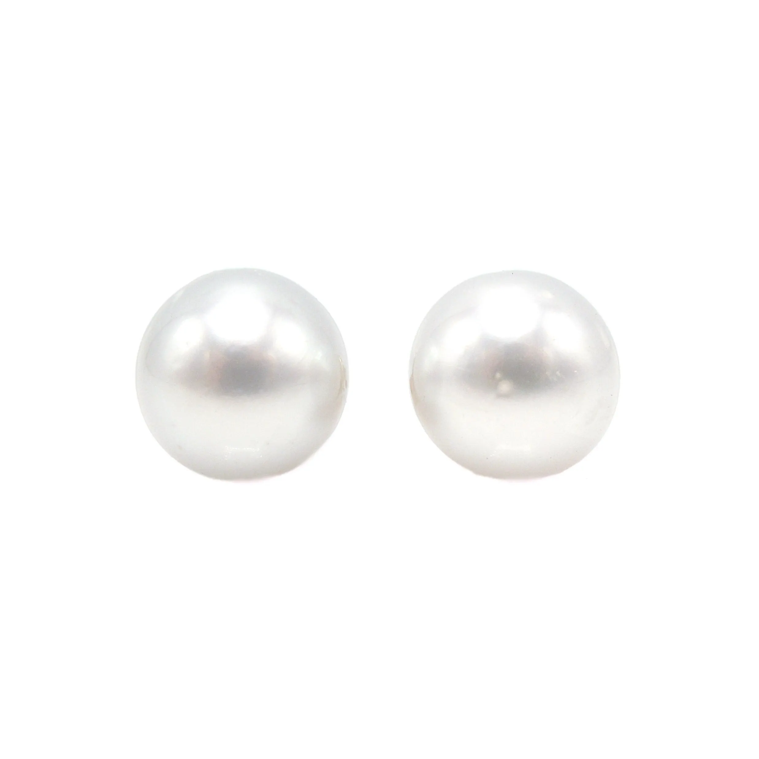 9.5mm Gray South Sea Pearl Stud Earrings in 14K Yellow Gold