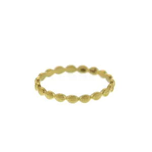 A Mini Thin Lotus Leaf Band