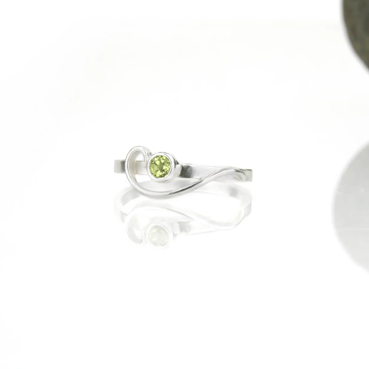 Arabesque Ring with Peridot