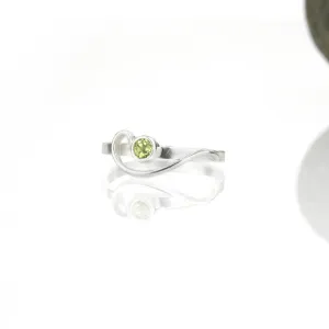 Arabesque Ring with Peridot