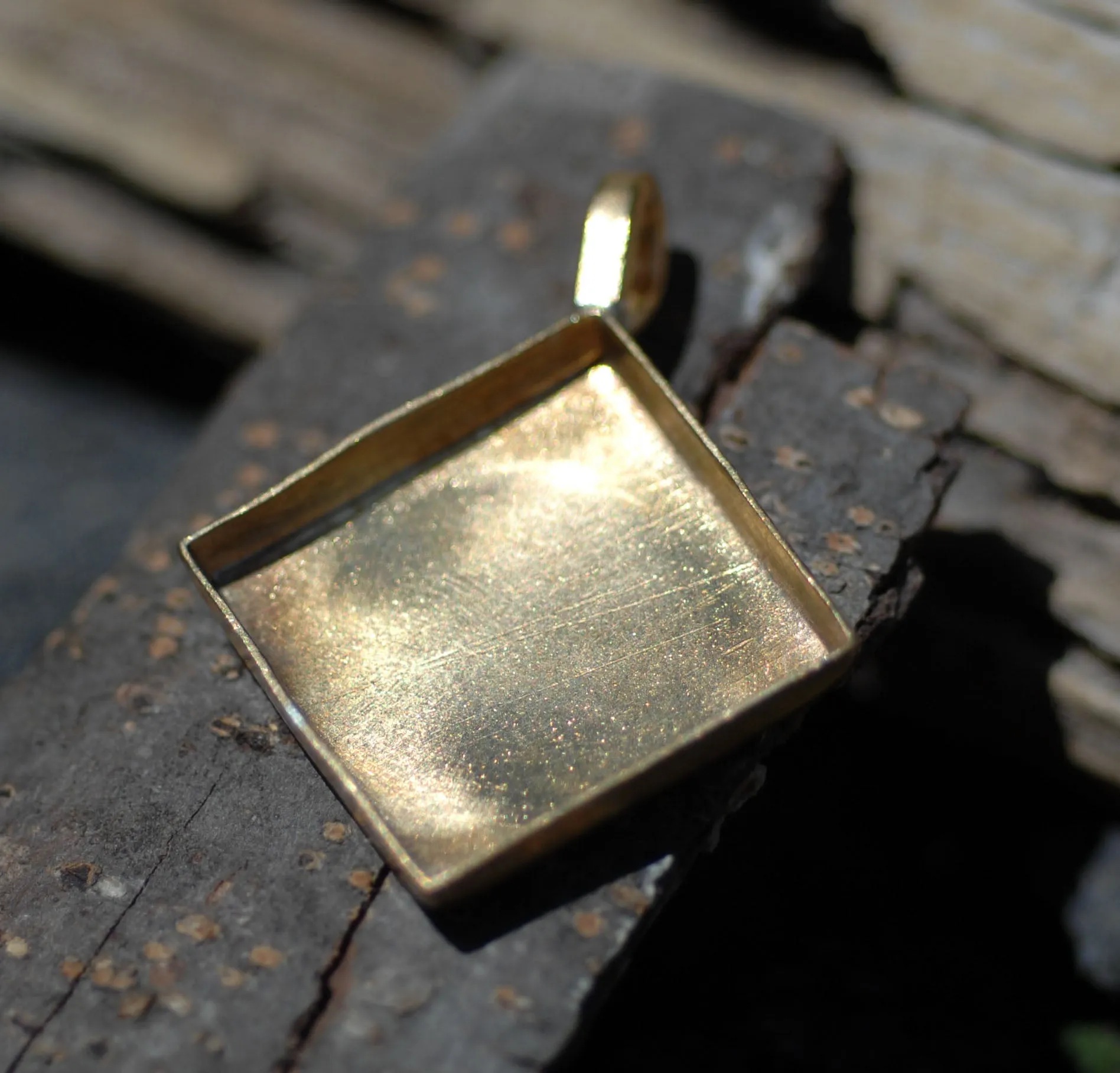 Bezel Cup Pendant for Resin Jewelry - Diamond Pendant 37mm by 29mm