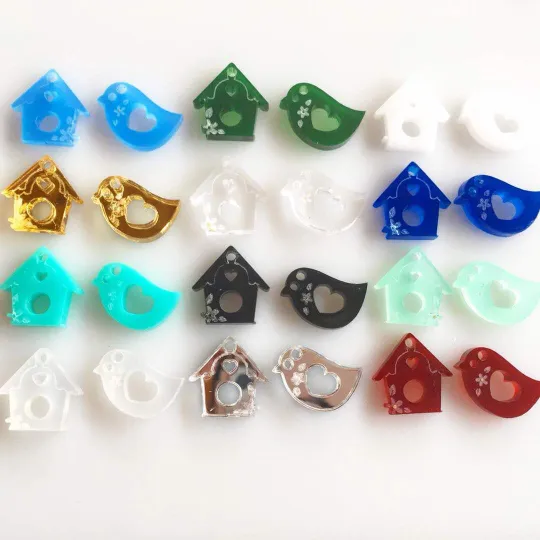 Birds and Birdhouses / 24 Pieces, 15mm