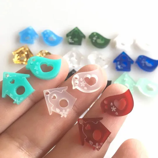 Birds and Birdhouses / 24 Pieces, 15mm
