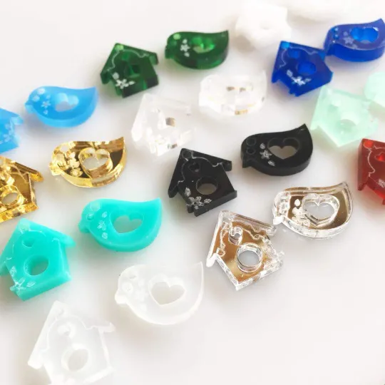 Birds and Birdhouses / 24 Pieces, 15mm