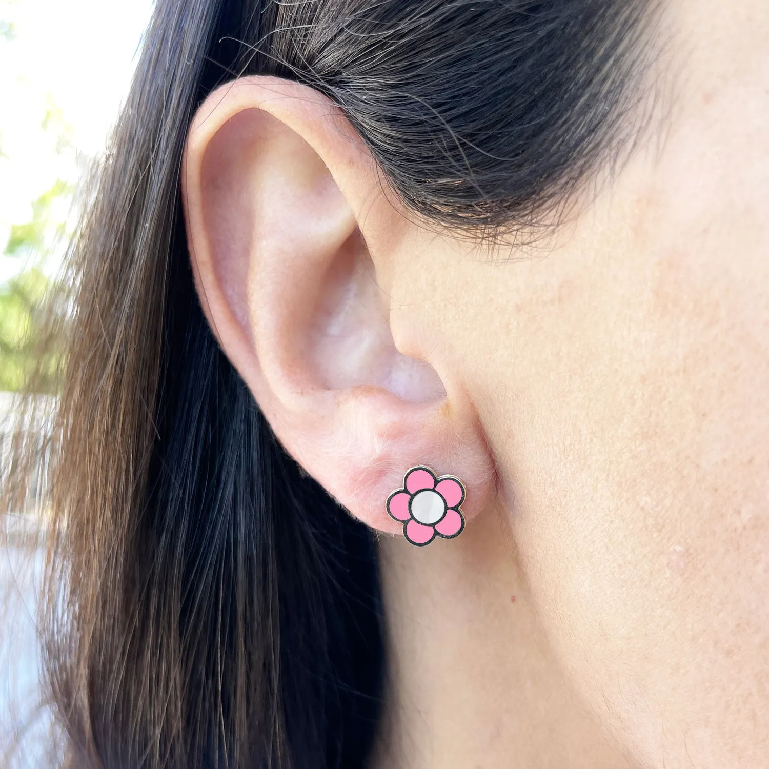 Bubblegum Pink Daisy Stud Earrings