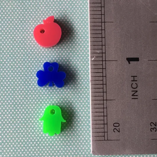 Clover, Apple & Hamsa / 50 Pieces, 10mm