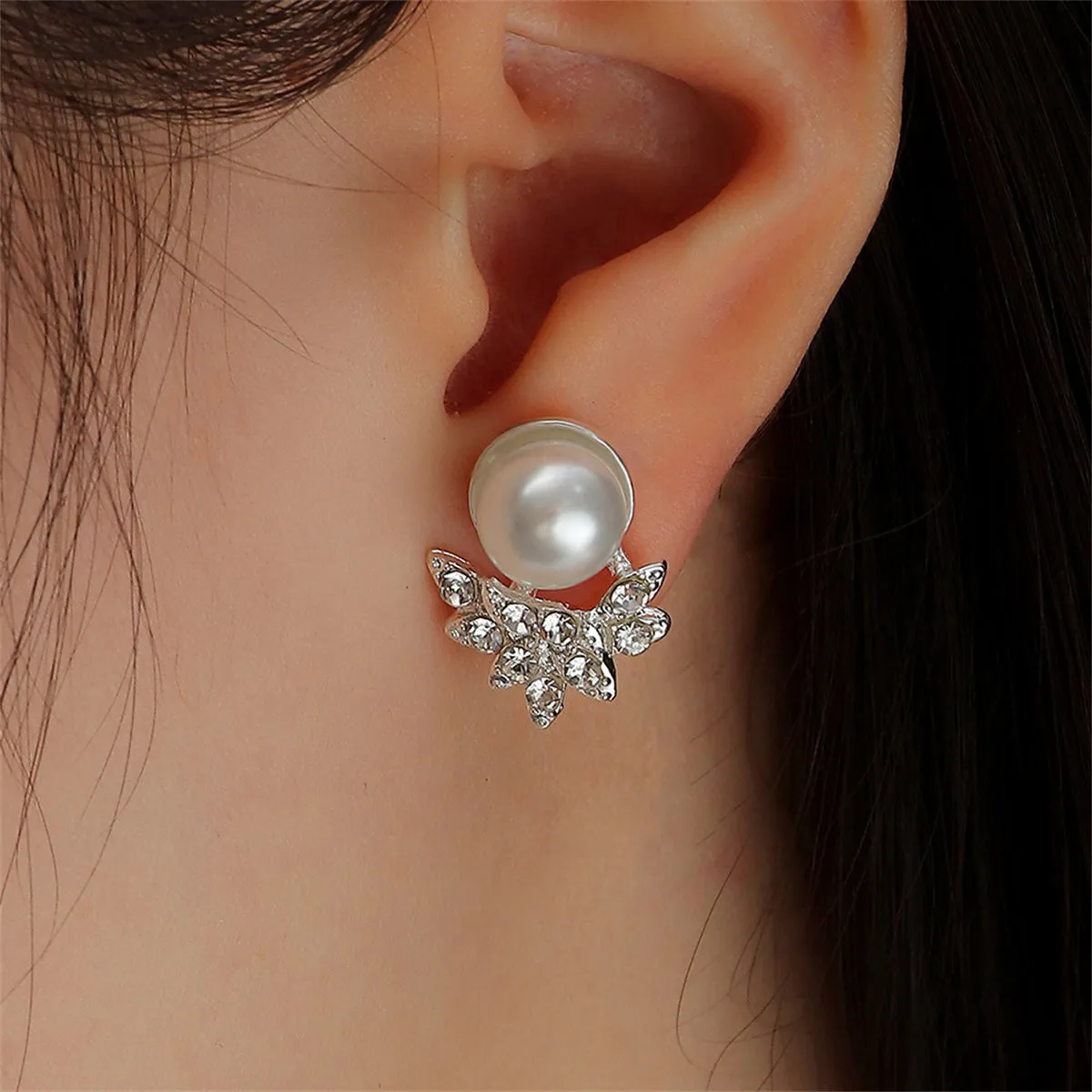 Cubic Zirconia & Pearl Silver-Plated Round Leaf Stud Earrings
