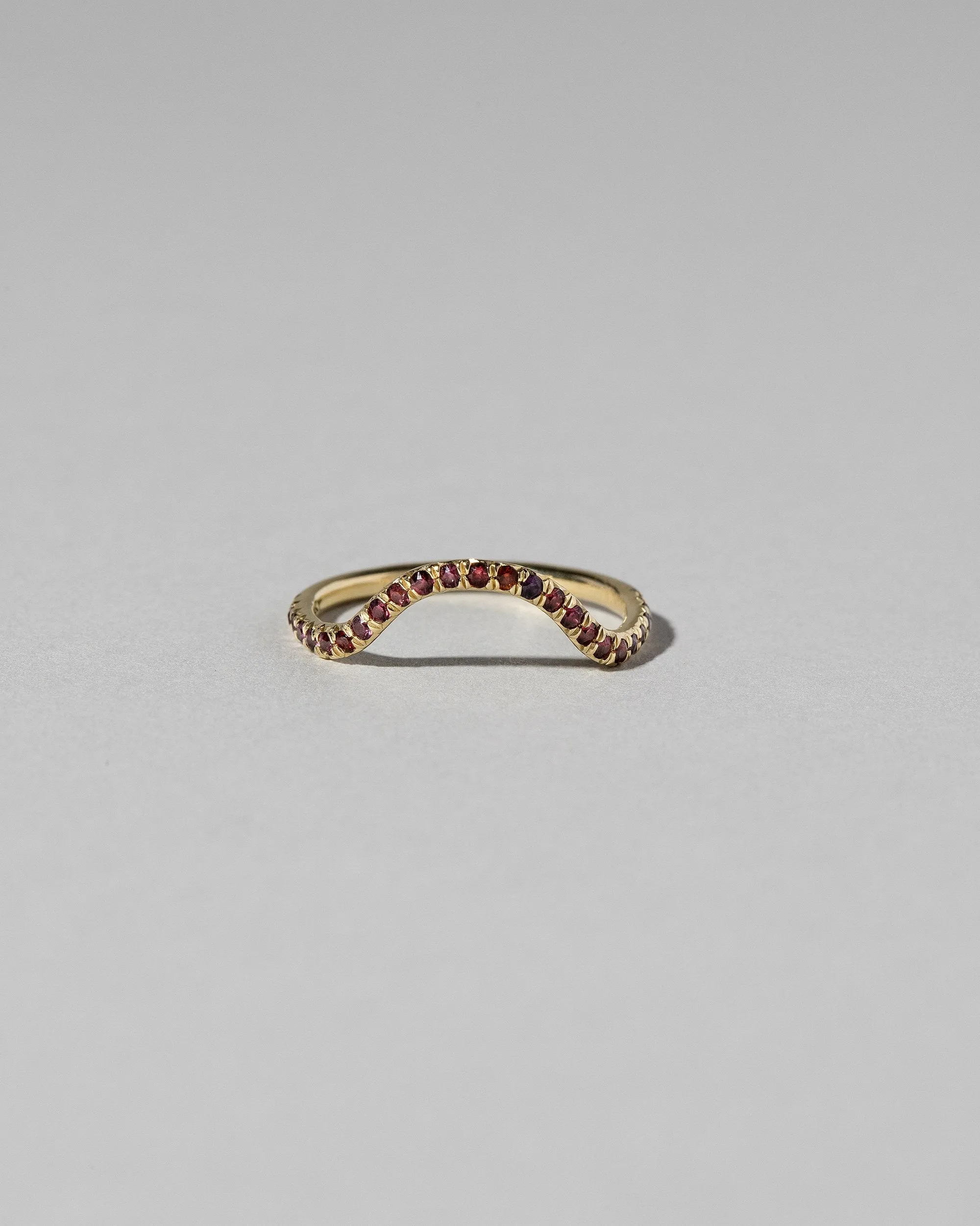 Curve Band in Pavé 14k Yellow Gold Garnet - sz6 x Vault