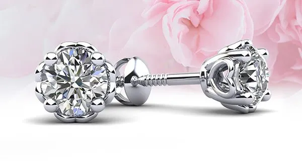 Dearest Sweetheart Diamond Stud Earrings with 0.32 ct.(finished) 3.5mm
