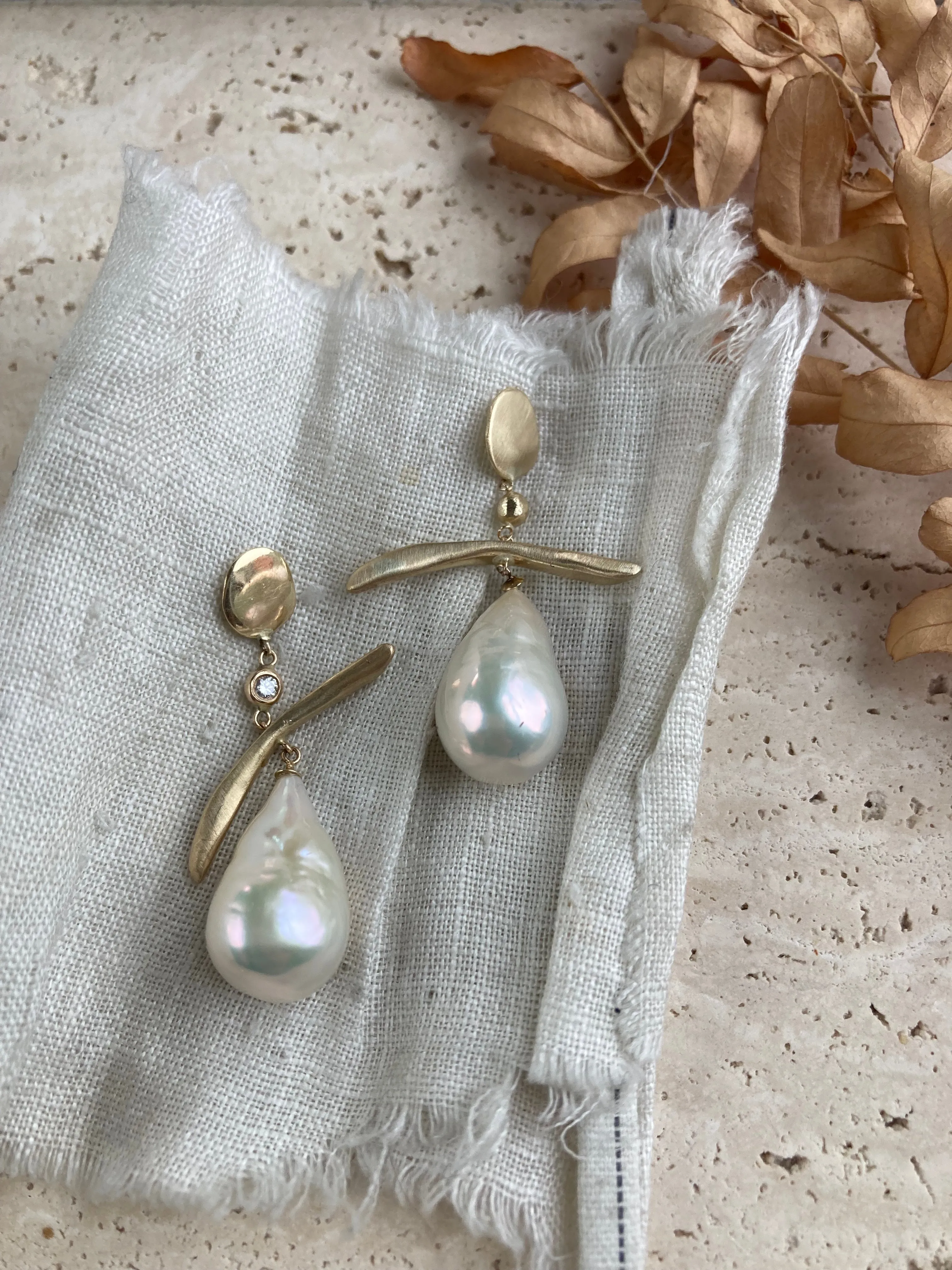 Delphine pearl earrings