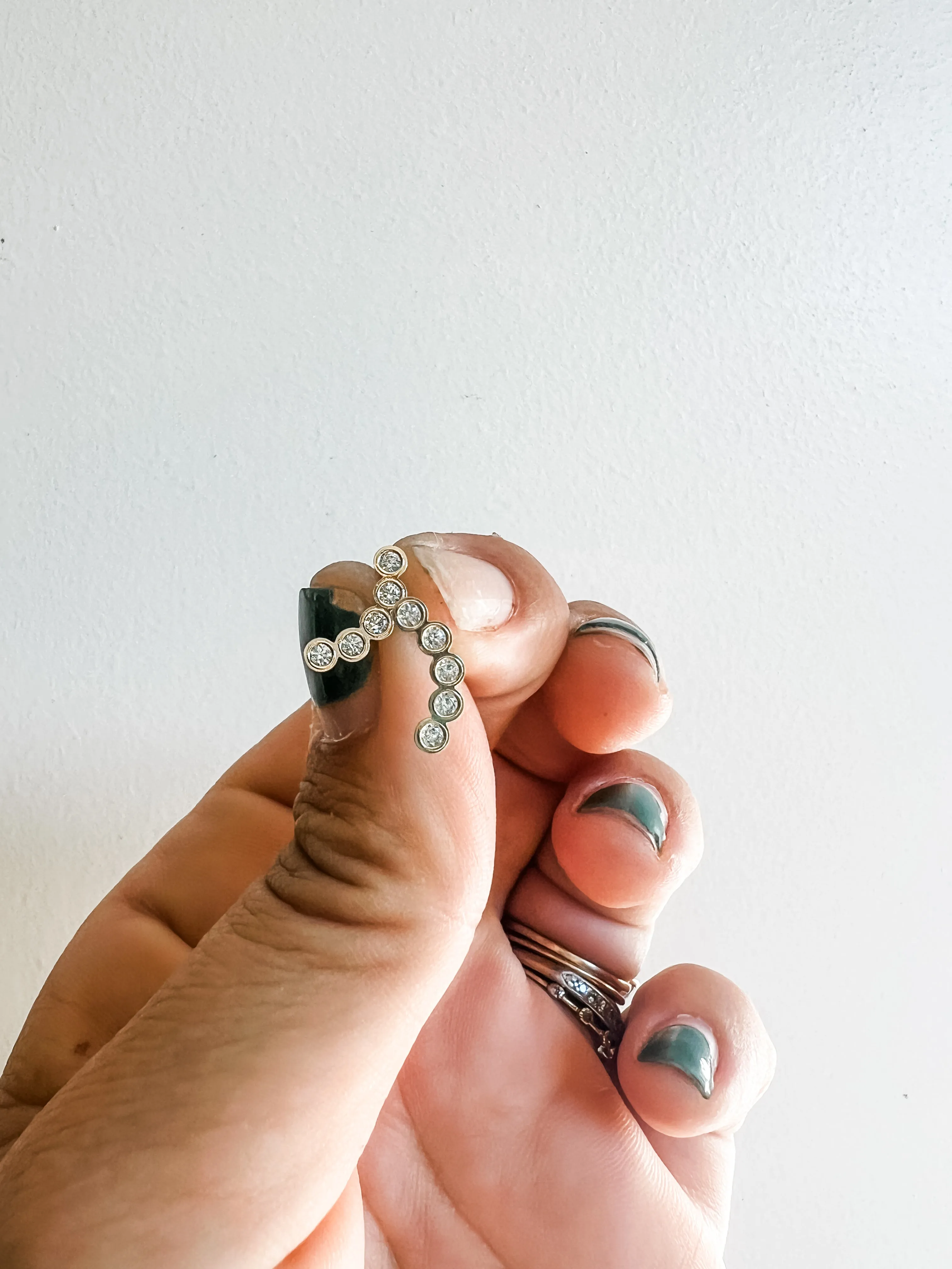 DIAMOND DOT STUD EARRING