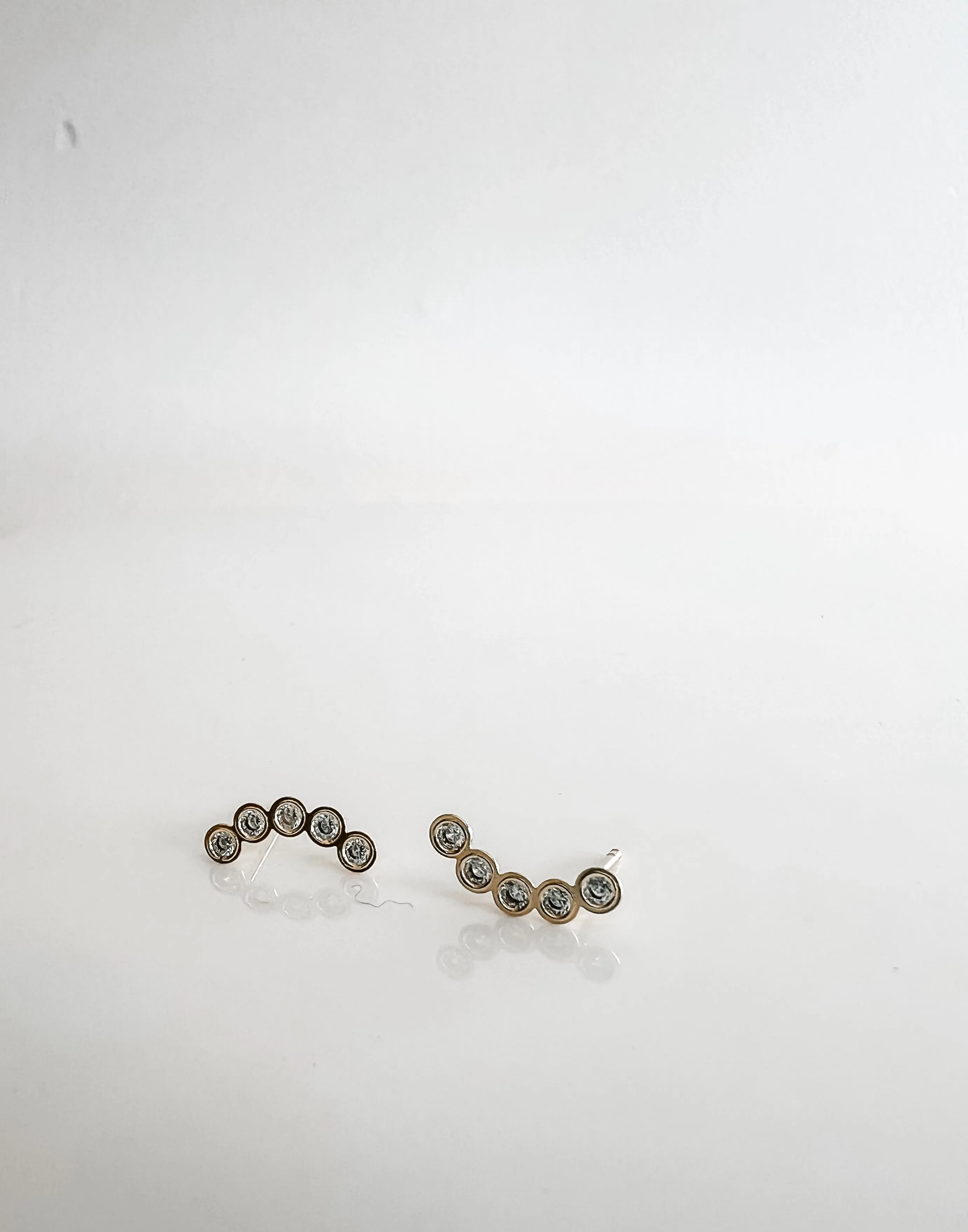 DIAMOND DOT STUD EARRING