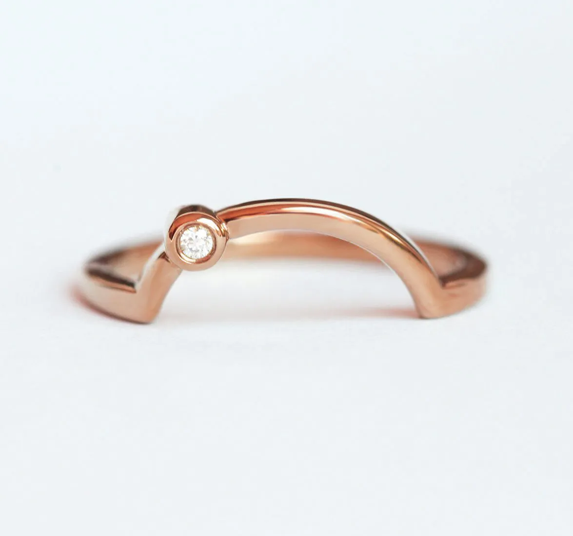 Eclipse Moissanite Curved Band