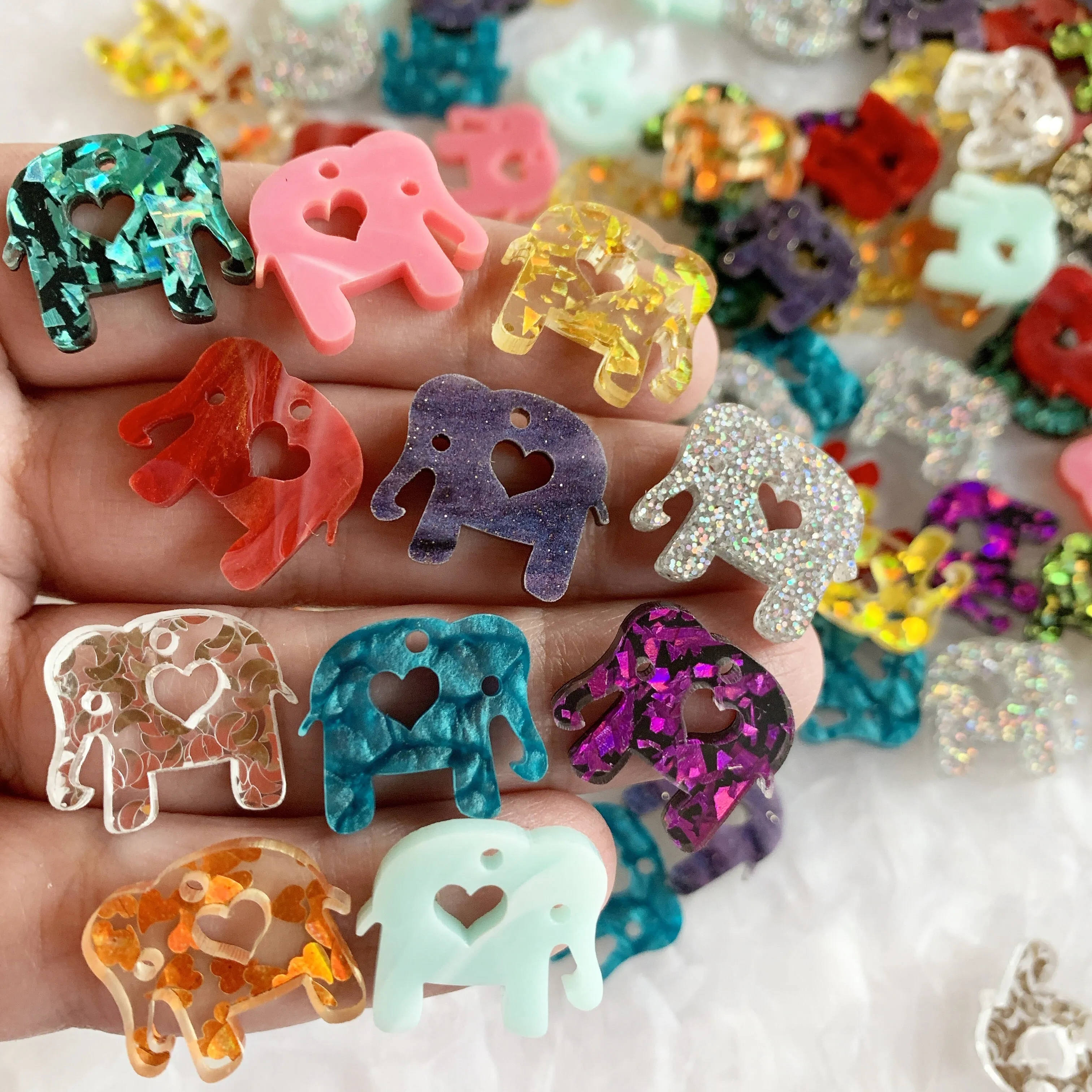 Elephant with Heart Charms / 10 Pieces, 15mm