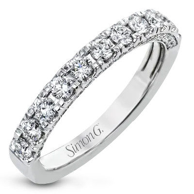 Engagement Ring in 18k Gold with Diamonds