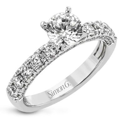 Engagement Ring in 18k Gold with Diamonds