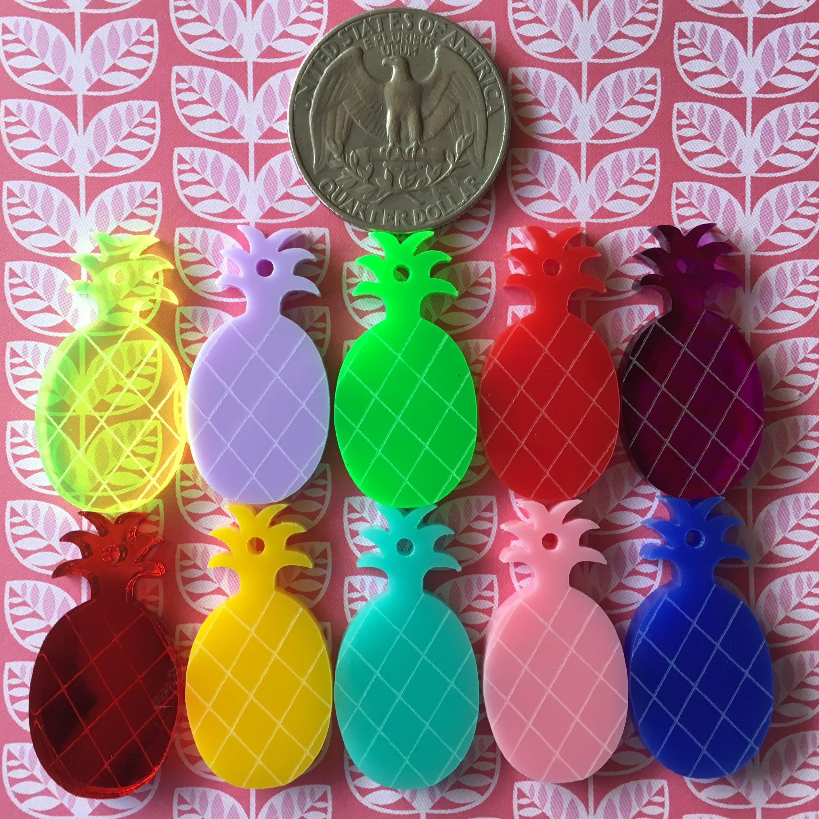 Engraved Pineapples / 10 Pieces, 30mm