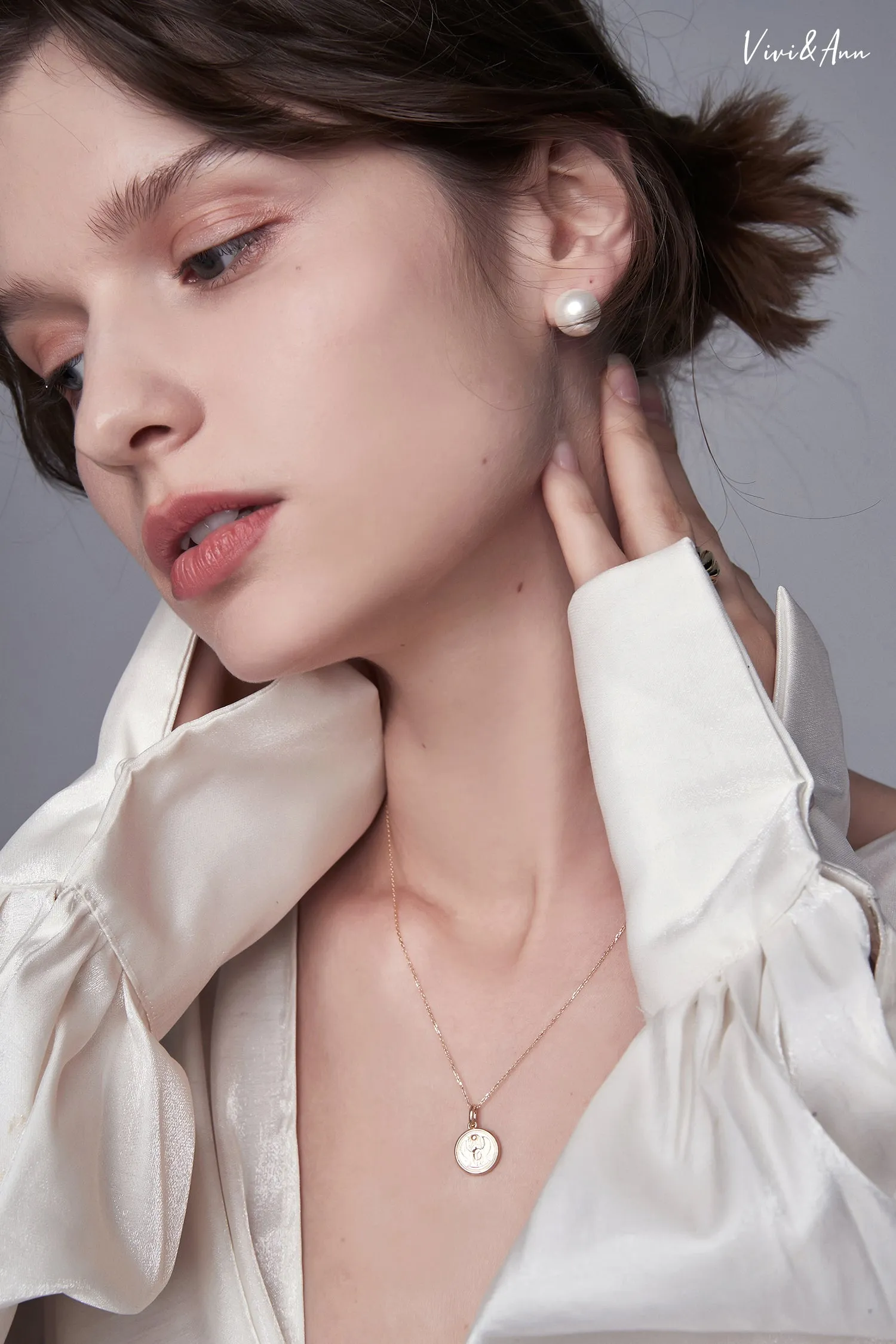 Extra Large Shell Pearl Stud Earrings