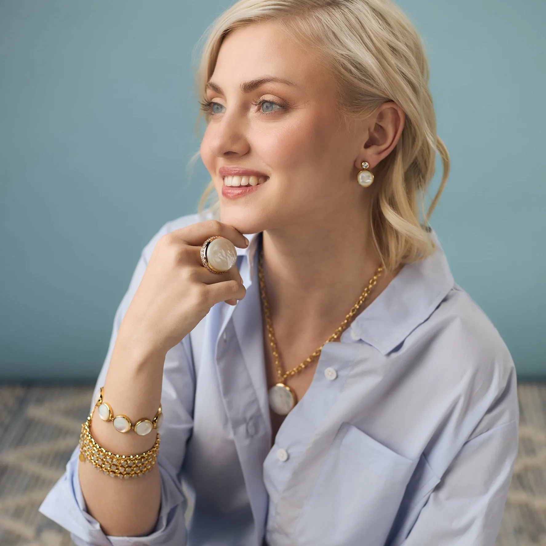 Floating Gem Stud Earrings in Mother of Pearl