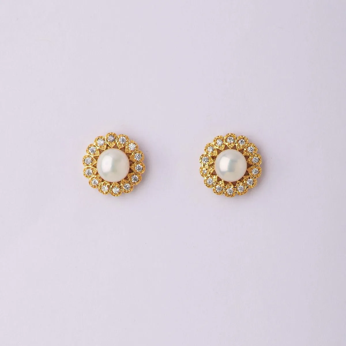 Floral Pearl Stud Earring