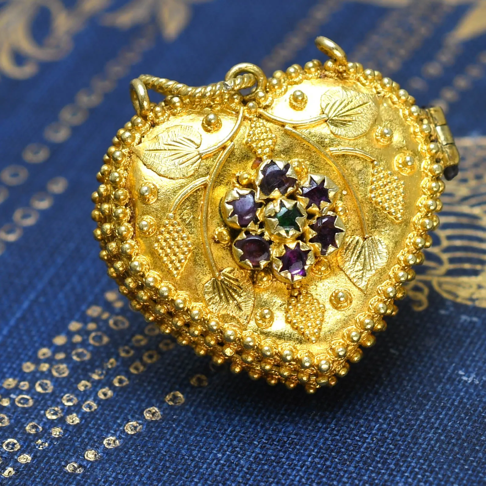 Georgian Regency Acrostic REGARD Heart Locket