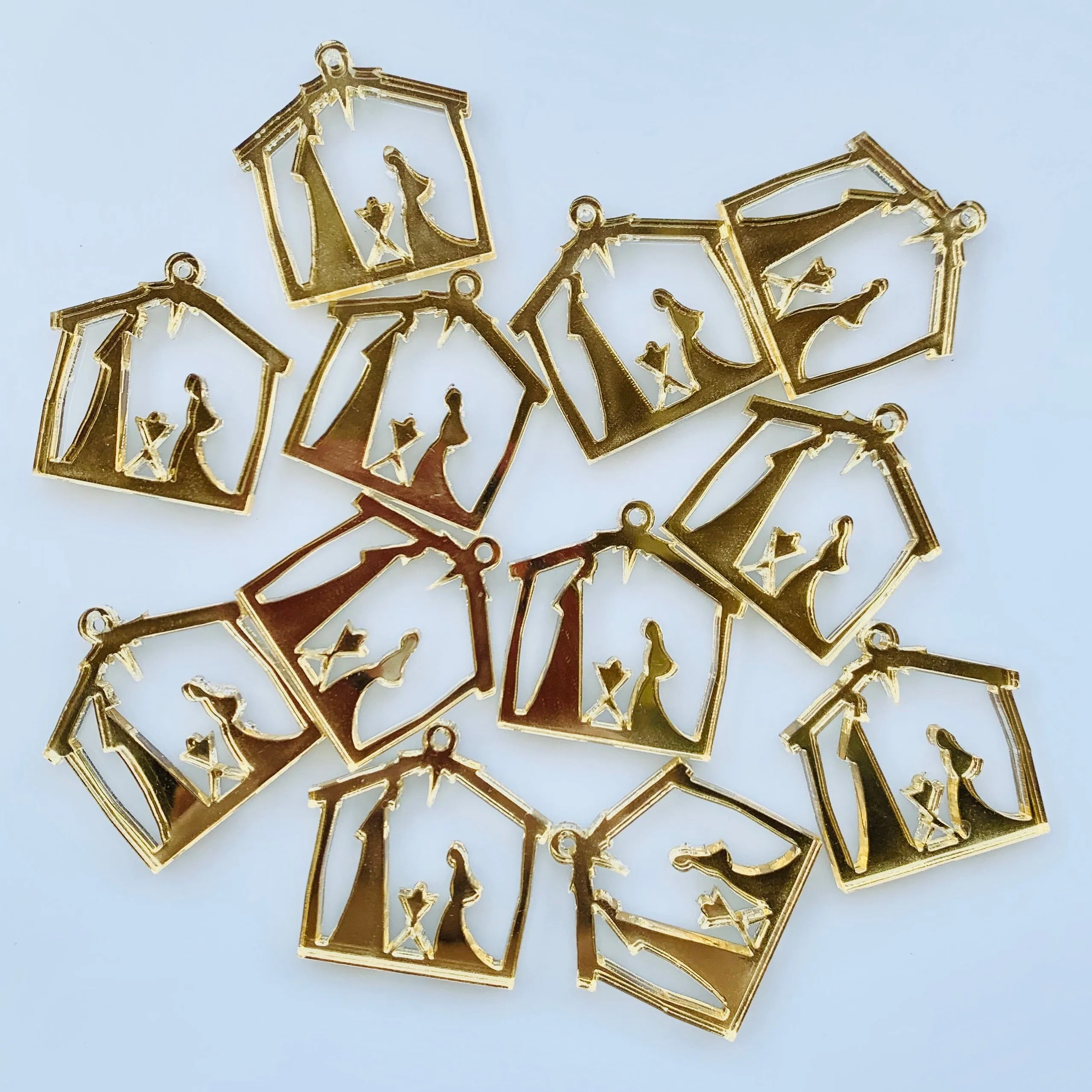 Gold Nativity Manger Scene Charm / Dije Dorado Pesebre/ 12 Pieces, 30mm