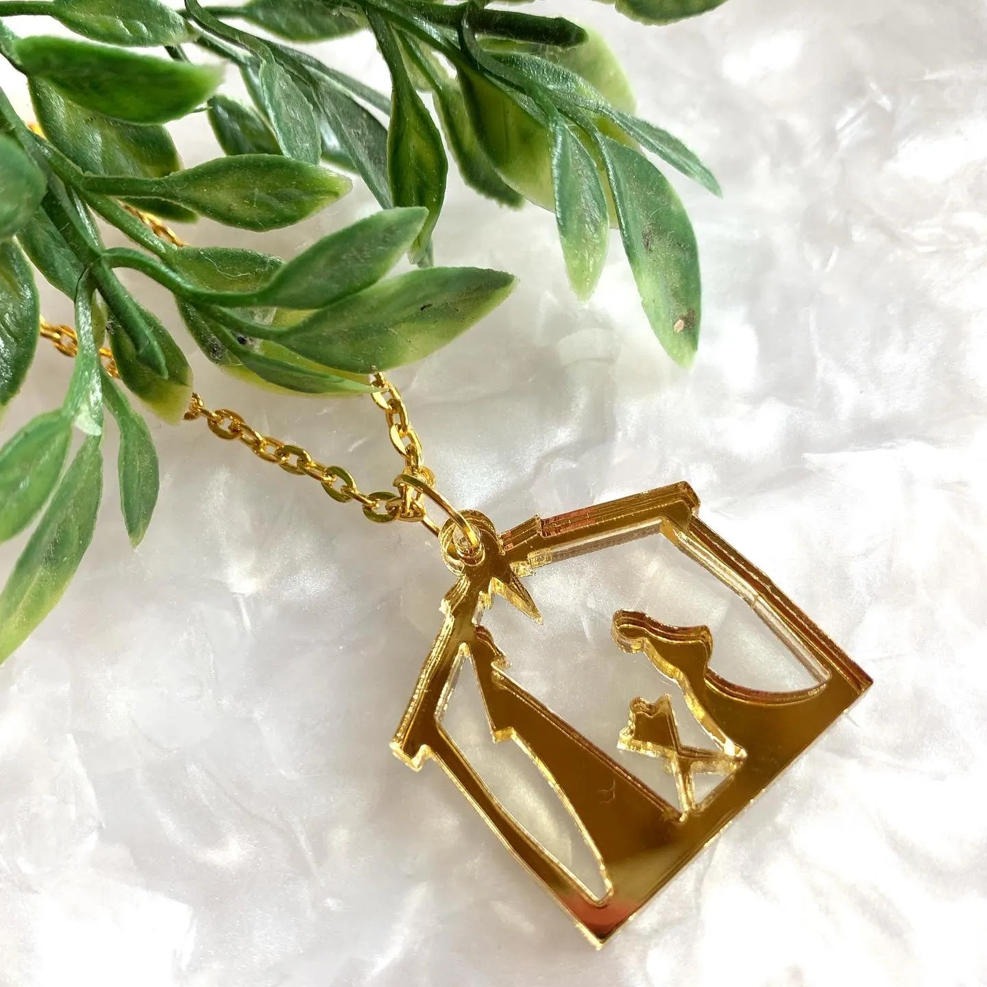 Gold Nativity Manger Scene Charm / Dije Dorado Pesebre/ 12 Pieces, 30mm