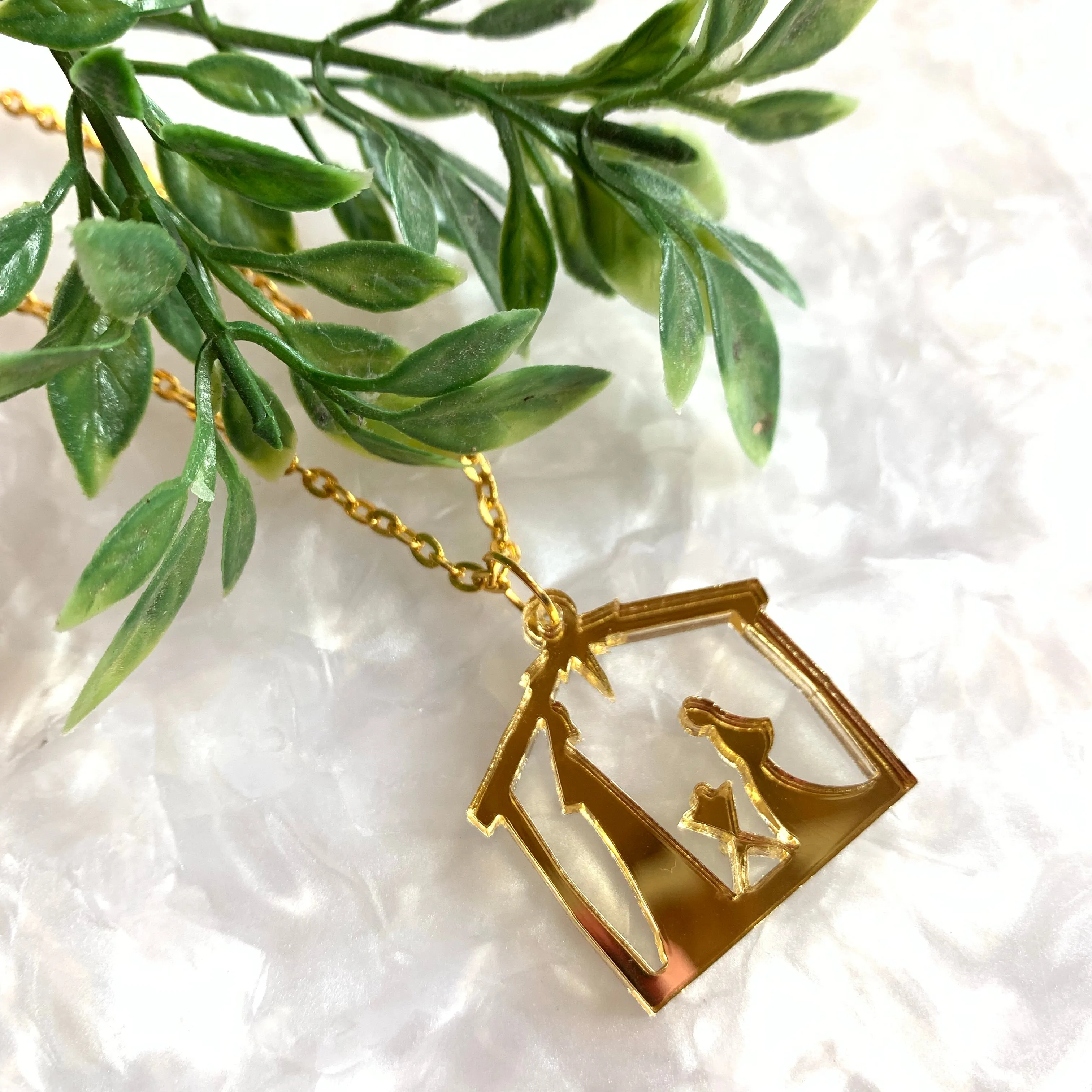 Gold Nativity Manger Scene Charm / Dije Dorado Pesebre/ 12 Pieces, 30mm