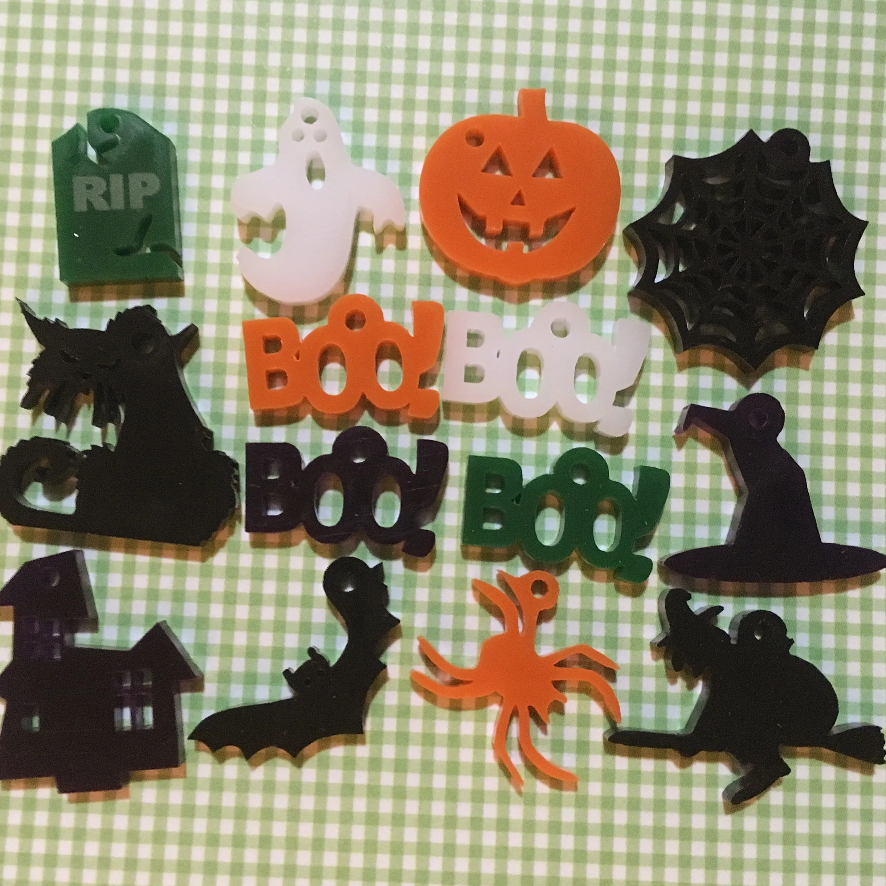 Halloween Acrylic Charms / 14 Pieces, 15-25mm