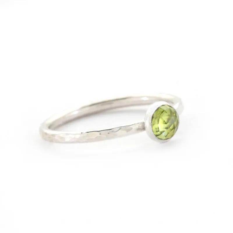 Hammered Silver Peridot Ring - PLUMERIA