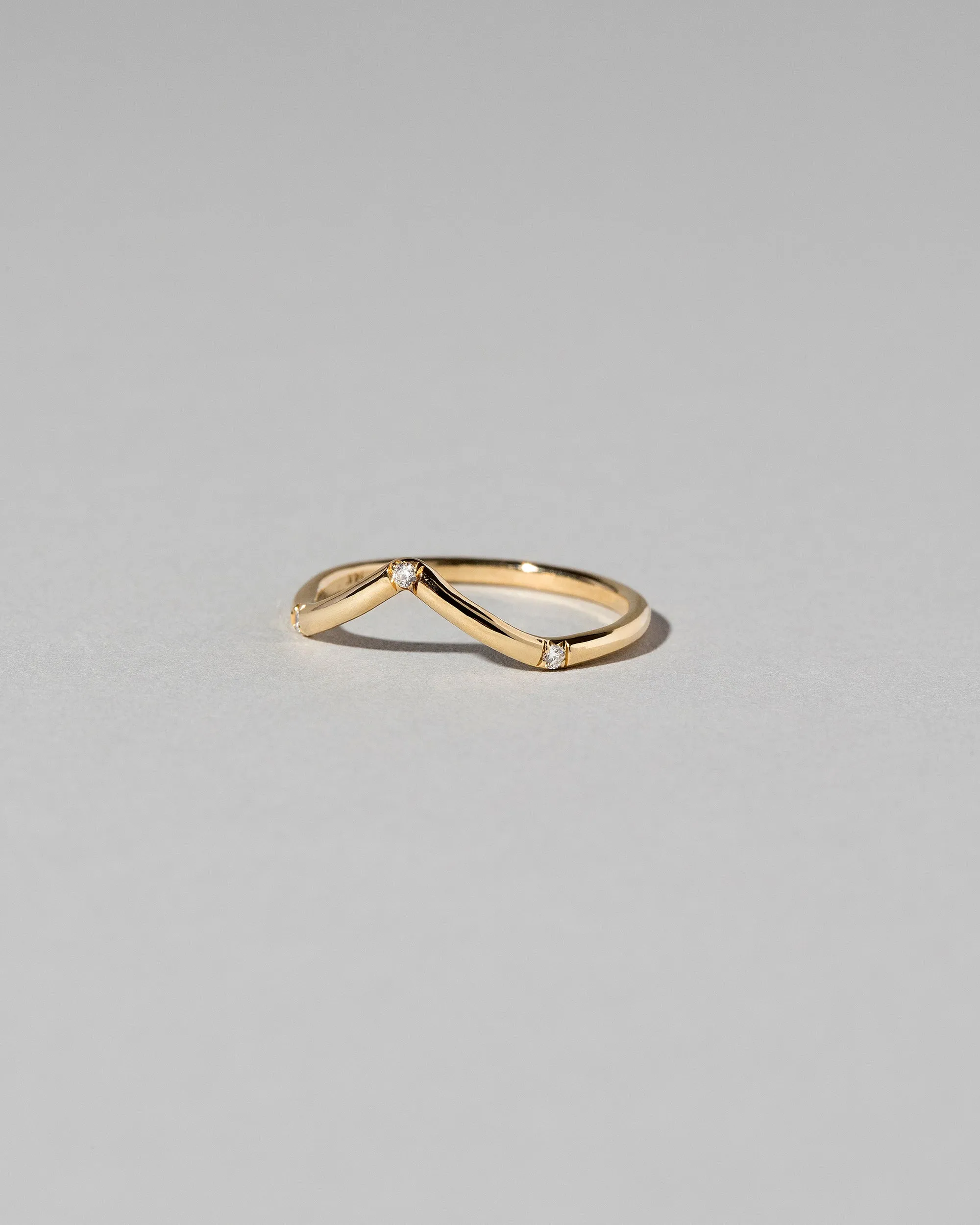 High Peak Band in Three Stone 14k Yellow Gold with Diamonds - sz8.5 x Vault