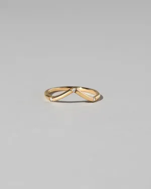 High Peak Band in Three Stone 14k Yellow Gold with Diamonds - sz8.5 x Vault