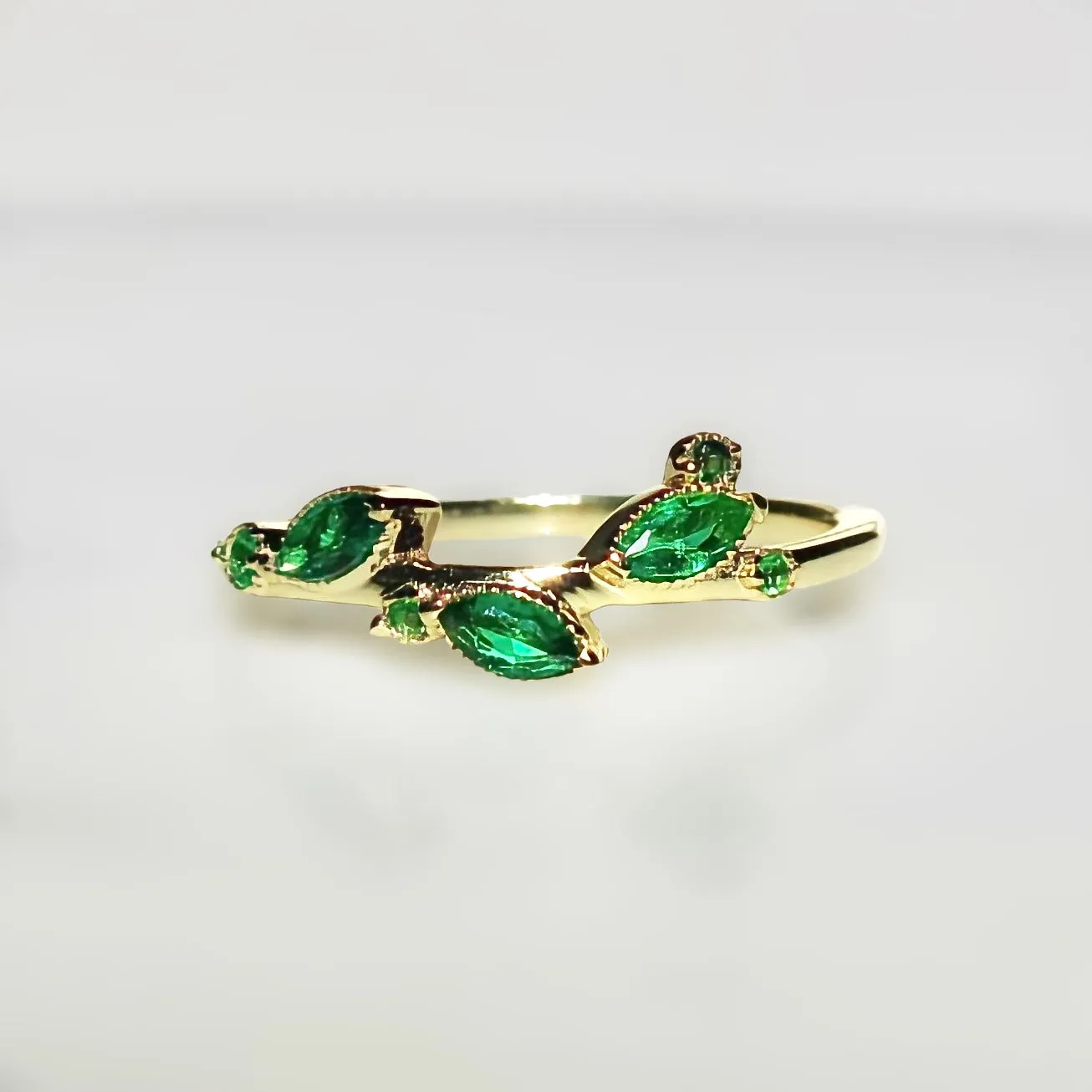 Laurel Emerald Vine Ring
