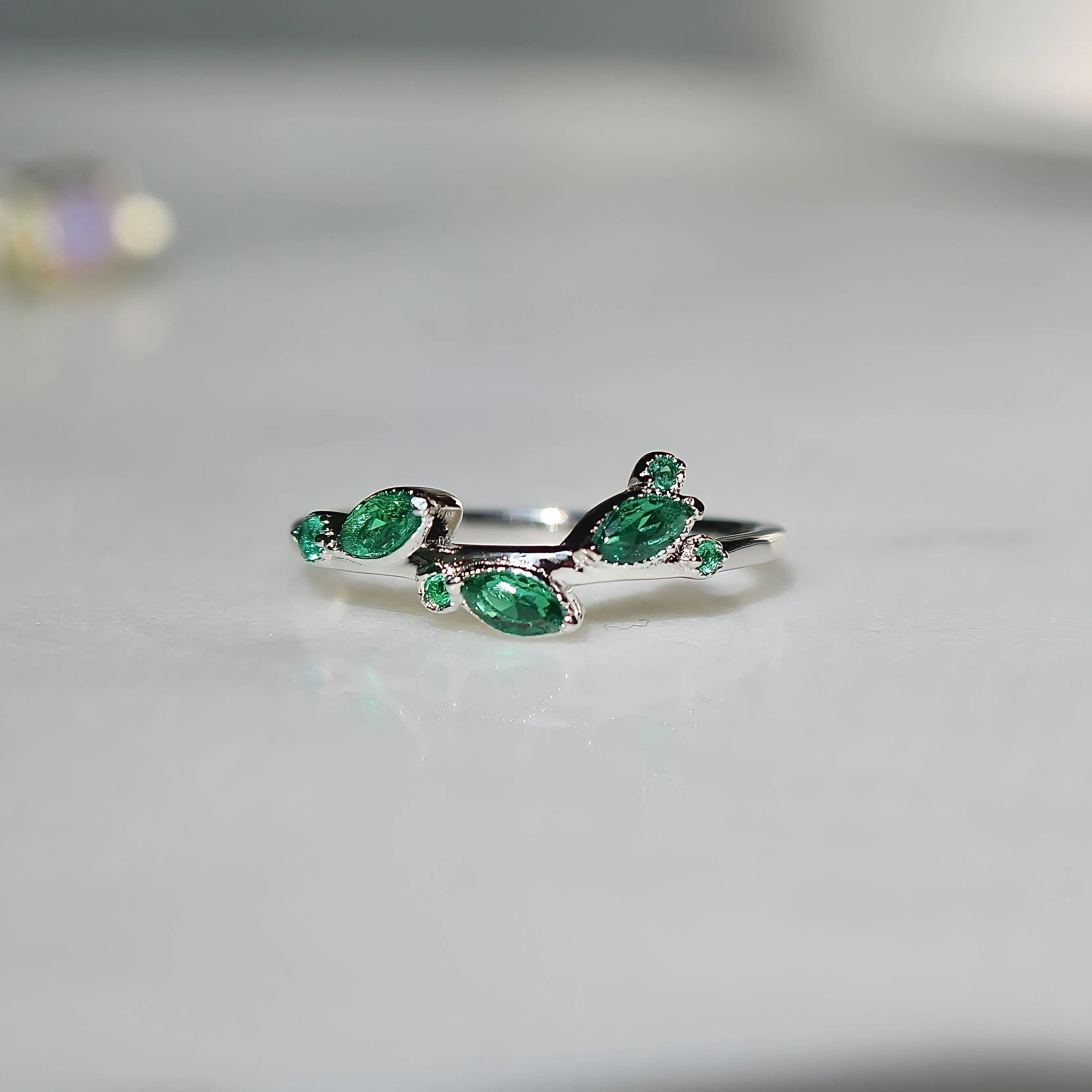 Laurel Emerald Vine Ring
