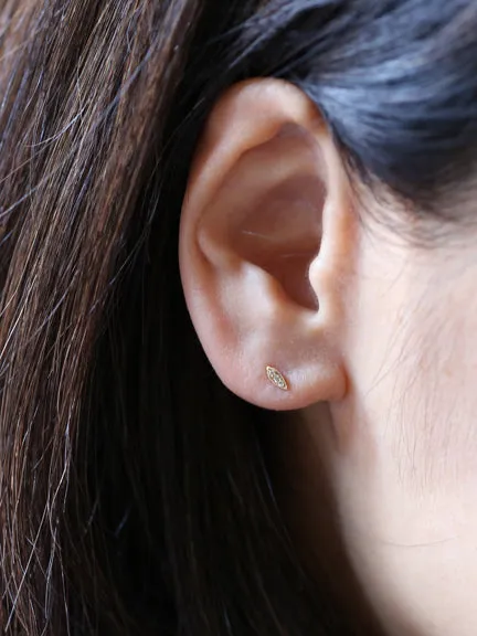 Leaf studs