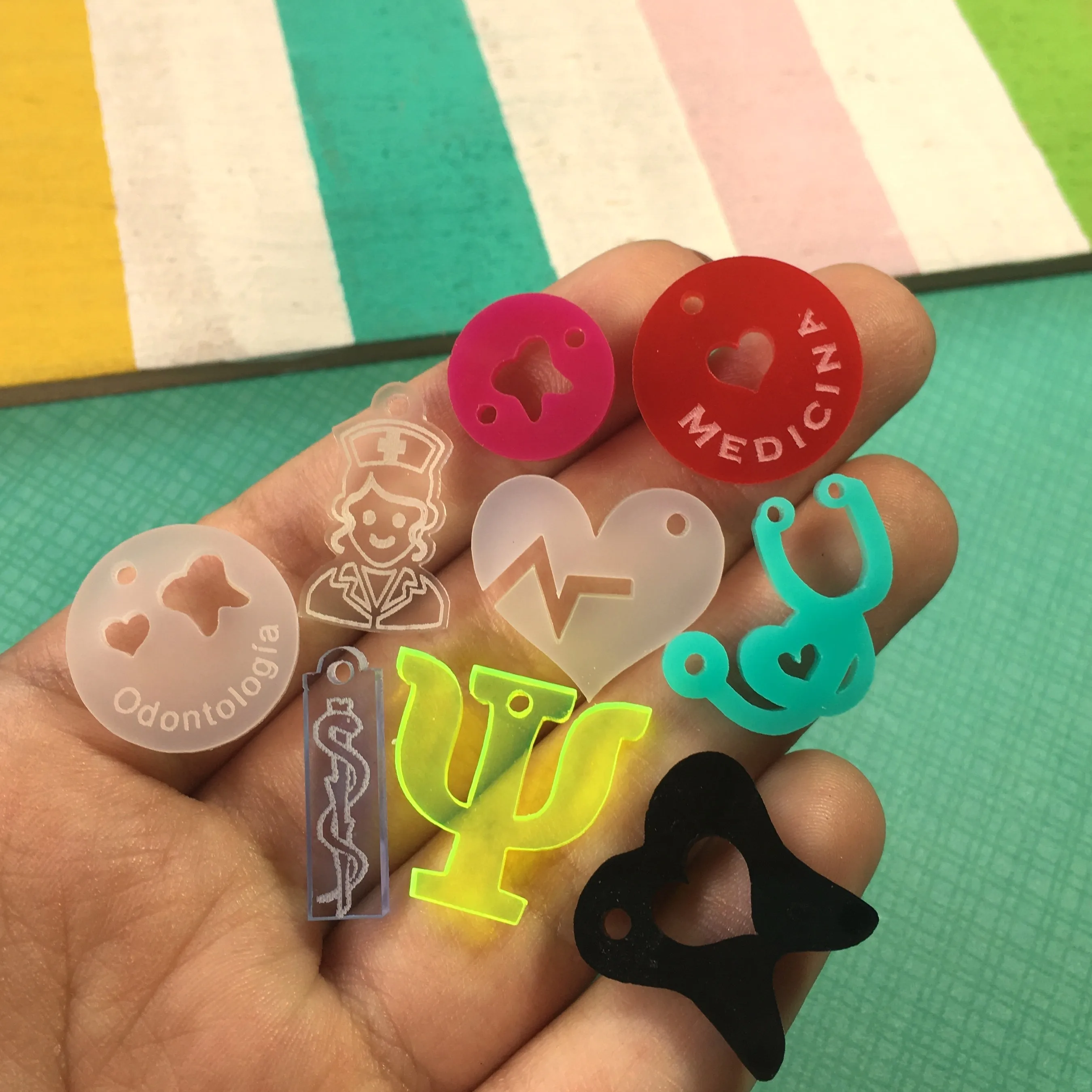 Medicine-themed Charms / 9 Pieces, 15-30mm