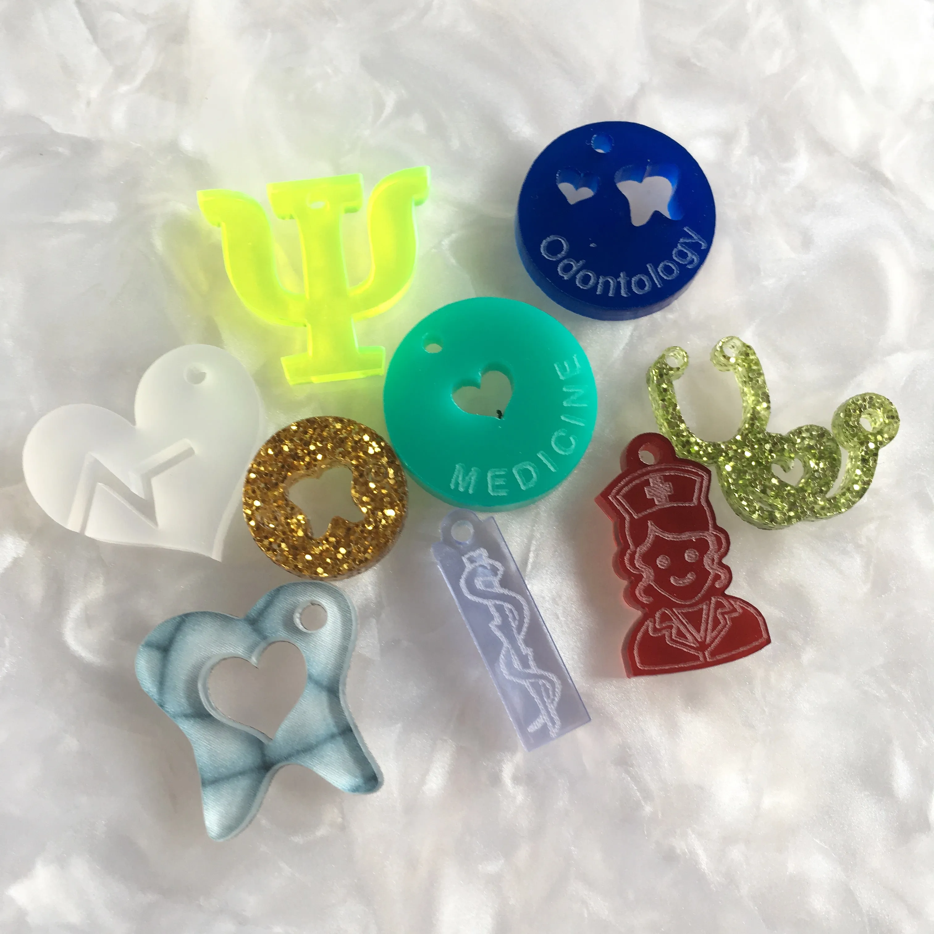 Medicine-themed Charms / 9 Pieces, 15-30mm