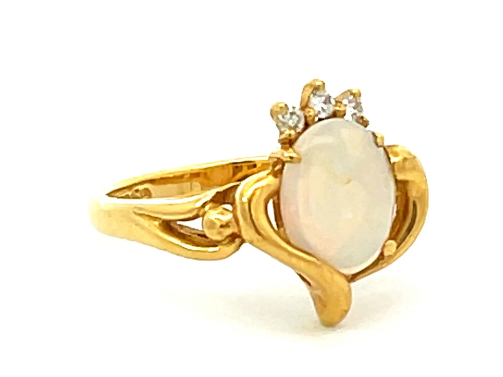 Opal and Diamond Ring 18k Yellow Gold