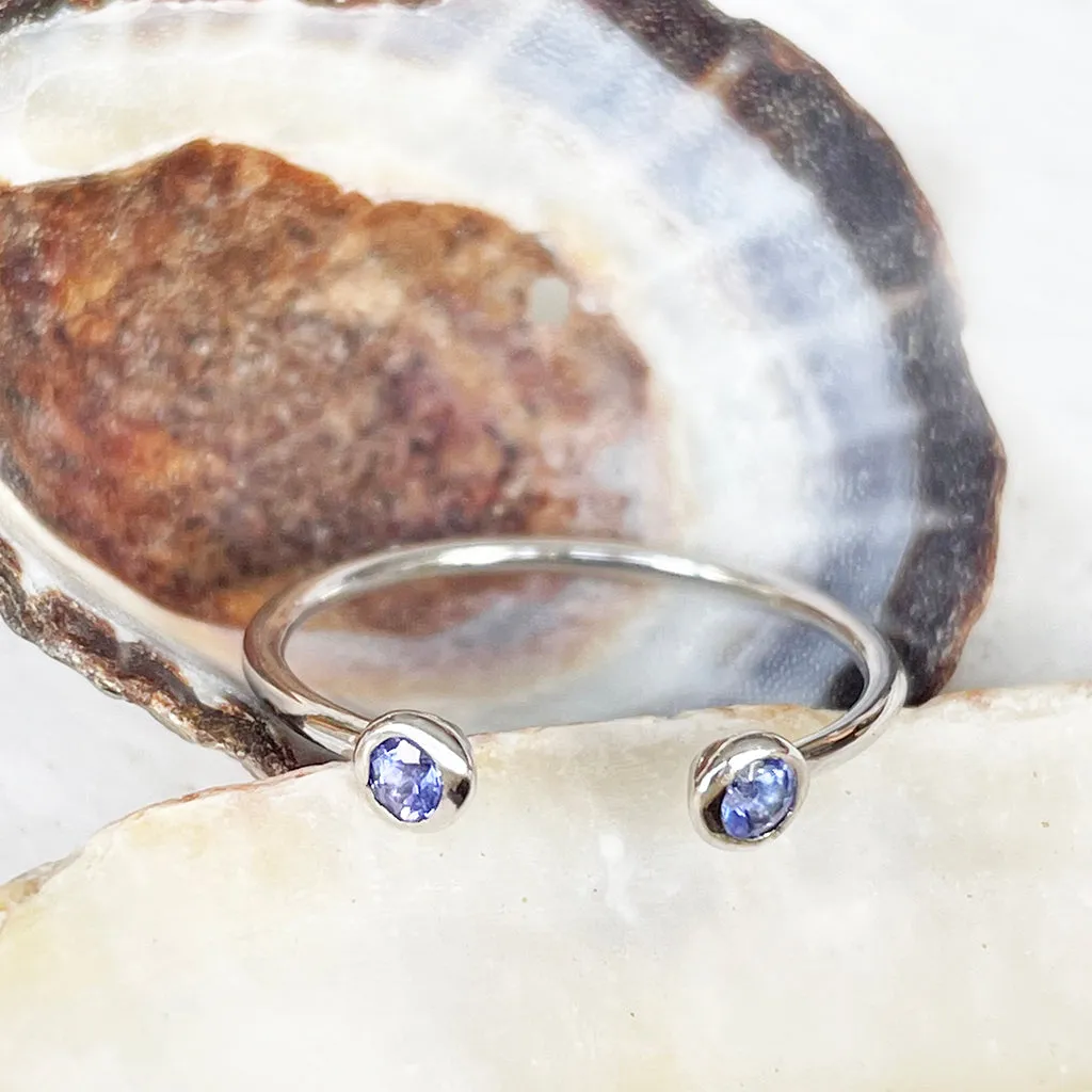 Open White Gold Double Bezel 2,5mm Tanzanite Stacking Ring