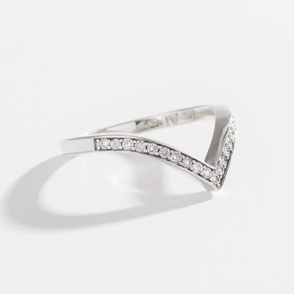 PAVÉ CHEVRON STACKING RINGS | WHITE DIAMONDS