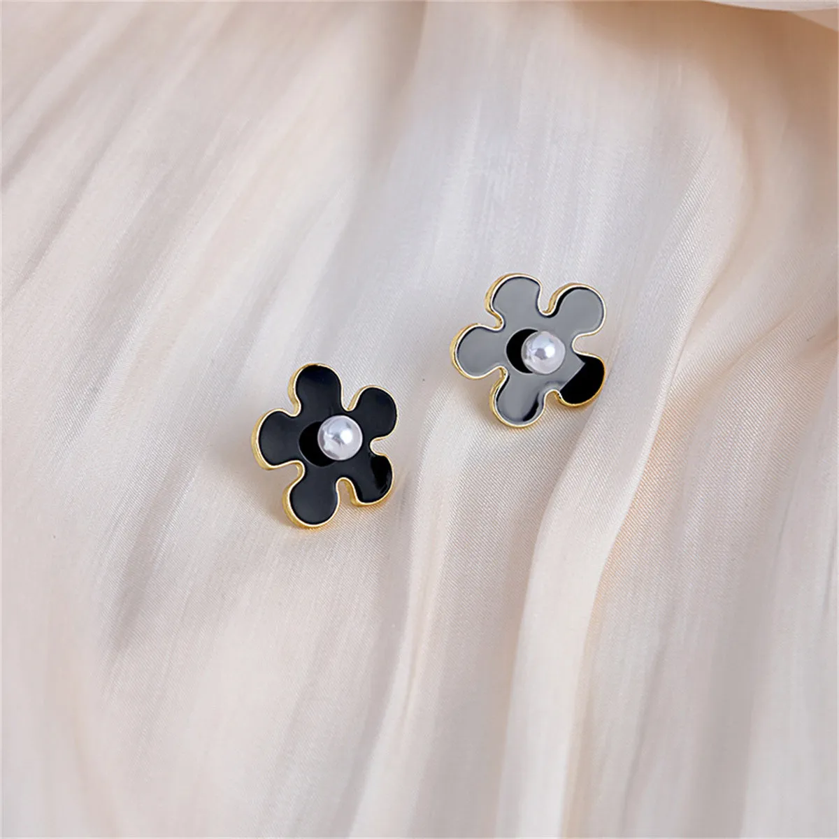 Pearl & Black Enamel 18K Gold-Plated Flower Stud Earrings