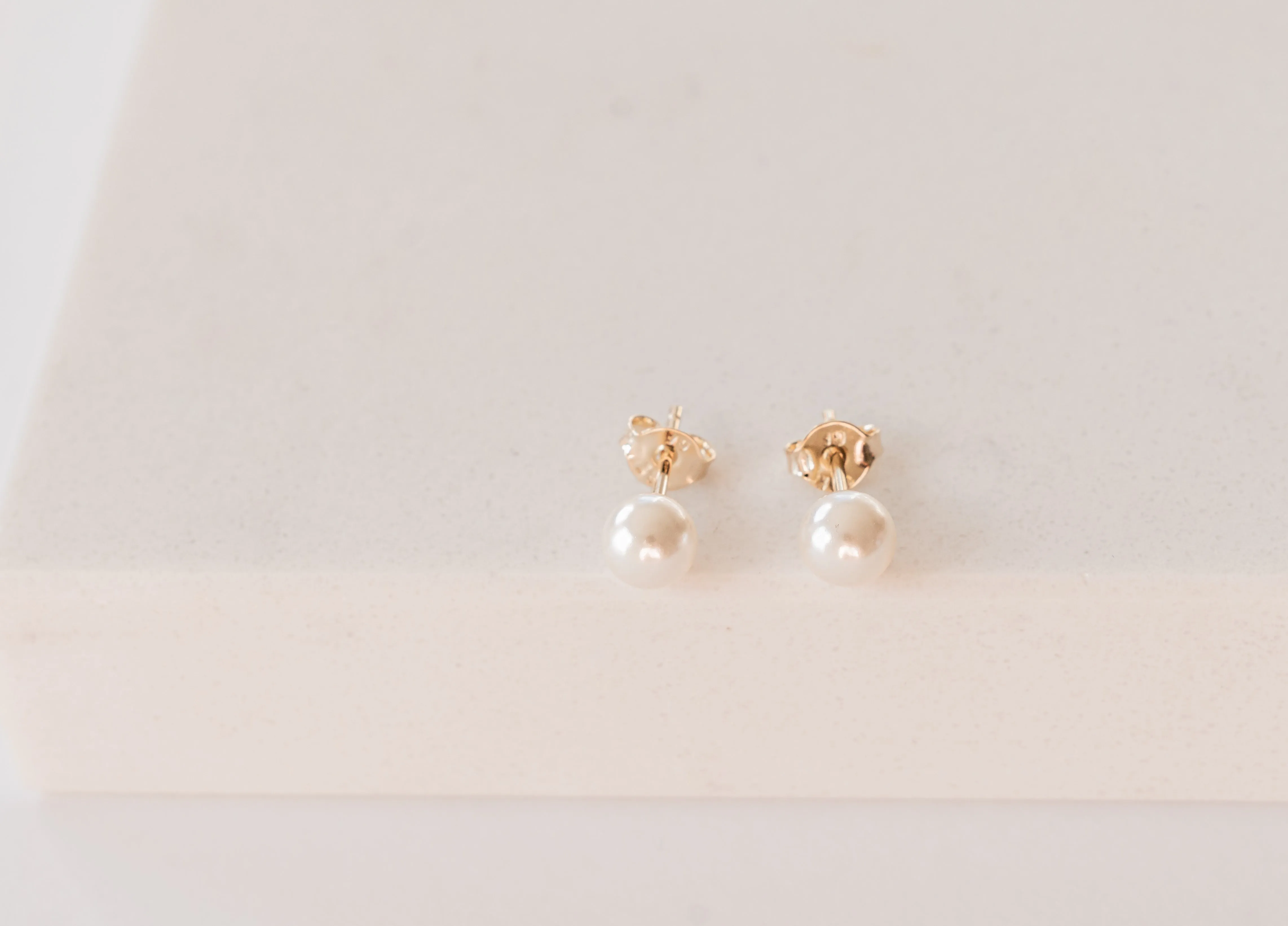 Pearl Stud