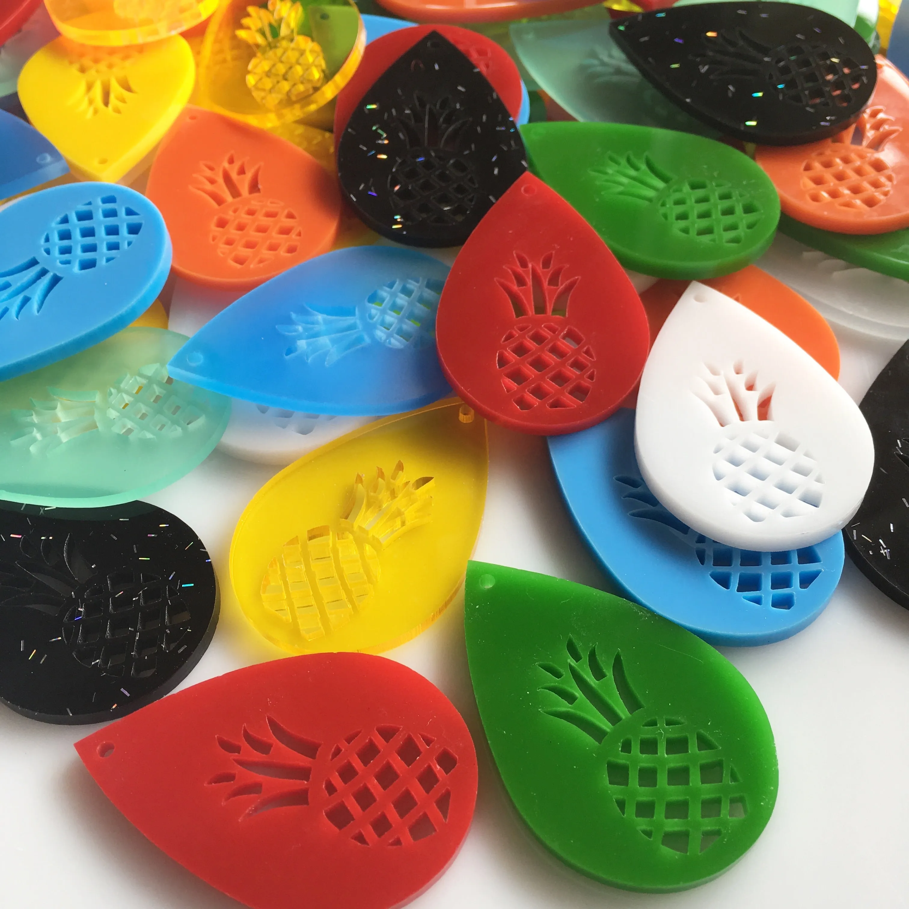 Pineapple Pendants/ 6 Pieces, 50mm